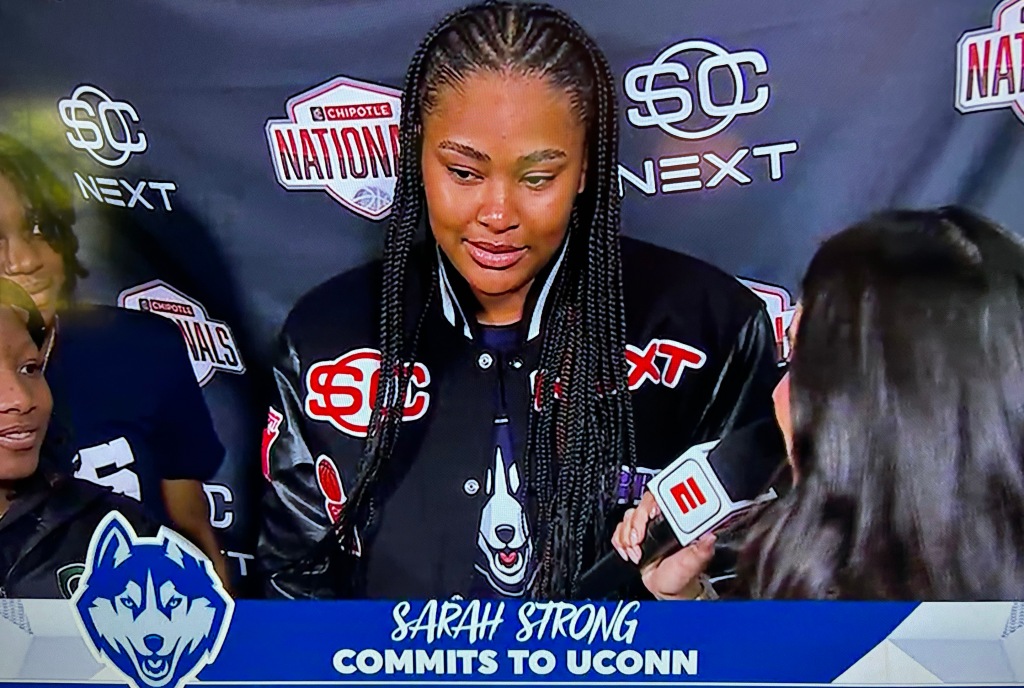 Sarah Strong commits to UConn
